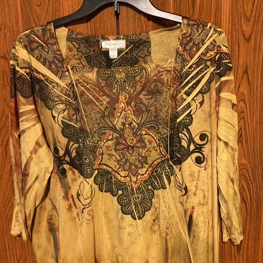 Dressbarn Women’s Beautiful Blouse   Size 1X, 3/4 Sleeves, Unique Drawing,